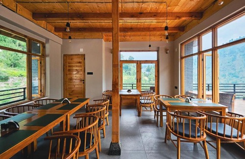 Manali Hotel | Sharan Stay - A Luxury Mountain Retreat