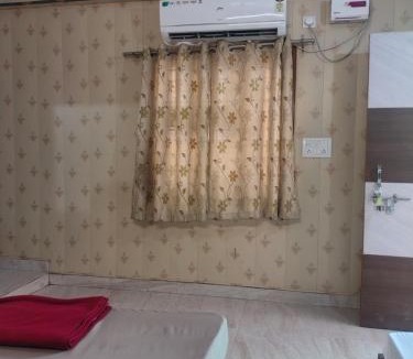Vrindavan Hotel | Shree Jagdambey hotel