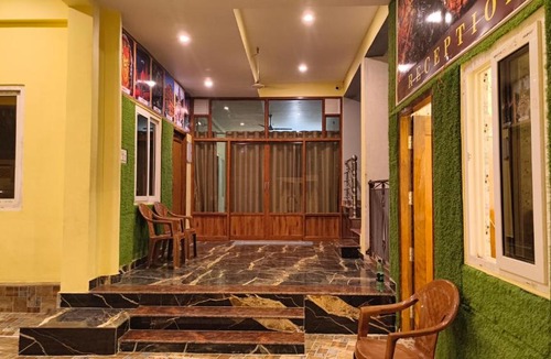 Varanasi Hotel | Shree Mangalam Residency
