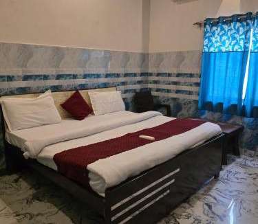 Ayodhya Hotel | Shree Ram Mandir 500m Walk - Atharav Palace