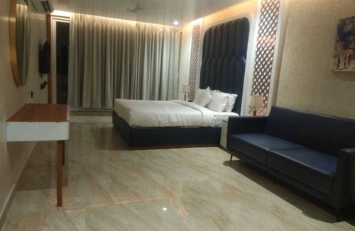 Bhawanipatna Hotel | Shreeja Central