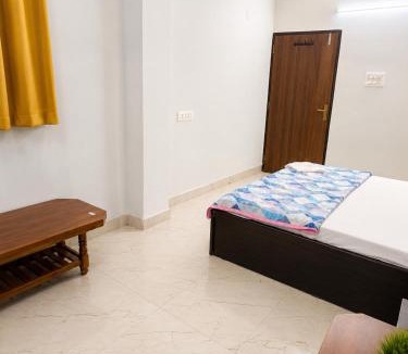 Ambikapur Hotel | Shri Shyam Kunj Hotel