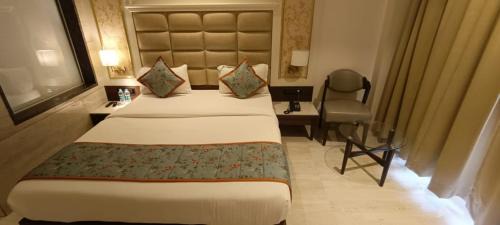 Thane Hotel | Shubham Comforts