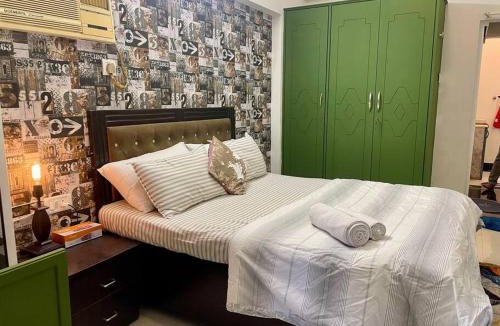 Khar Apartment | Shubhlaxmi Studio Apartment with sit out - Linking rd