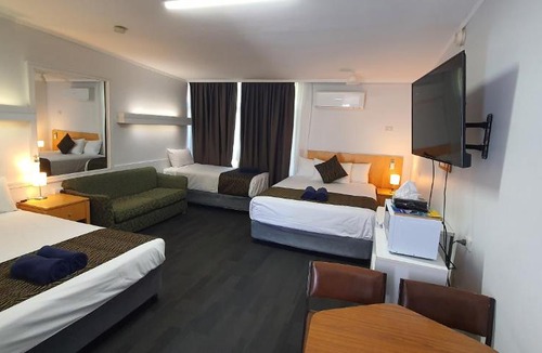 Gilgandra Hotel | Silver Oaks Motel