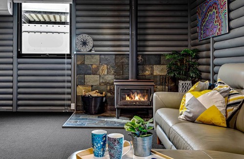 Carrickalinga House | Silvers Anchor - 2 Bennett Street