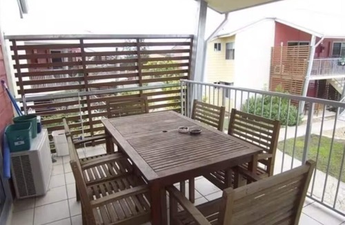 Sippy Downs Apartment | Sippy Downs flat near USC R3