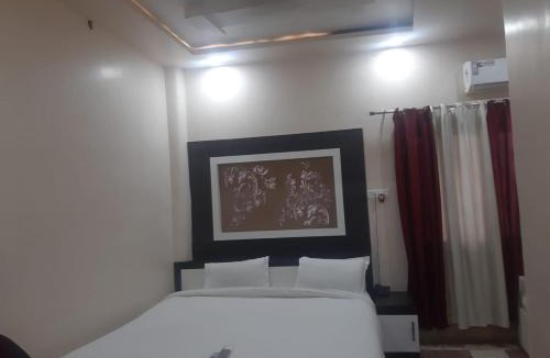 Varanasi Bed & Breakfast | Sita Inn Home Stay Away From Home By Hotel Sita Varanasi