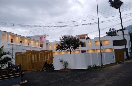 Courtallam Hotel | SK Gardens Inn
