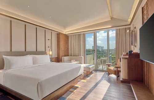 Whitefield Hotel | Slohh by Roach Bengaluru, Curio Collection by Hilton