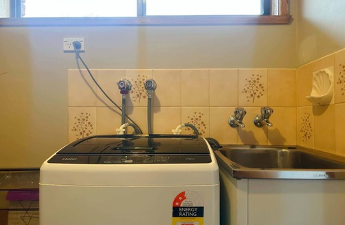 Sorell House | Sorell Sunlight Escape - 10 minutes from Airport