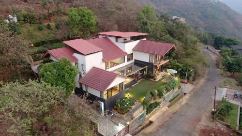 Lavasa Villa | Soul Tree Villa 50 Super Luxury Villa with heated plunge pool and jacuzzi