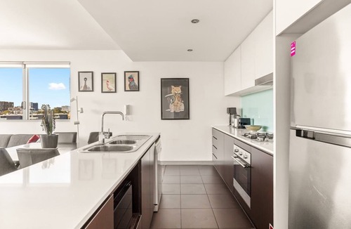 Alexandria Apartment | Spacious 2-Bed with Two Balconies with City Views