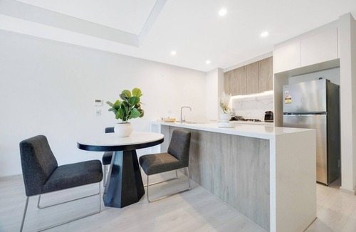 Rouse Hill Apartment | Spacious 2 Bedroom Apt with Parking in Rouse Hill