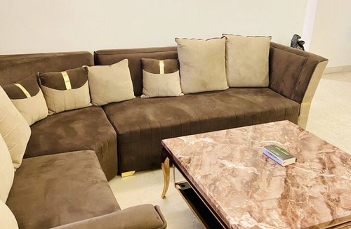 Gurugram Apartment | Spacious 3-bedroom apartment with AC in cool Gurugram