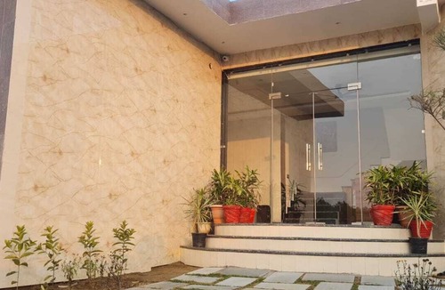 Mathura Villa | Spacious 4 bedroom villa with AC in Govardhan Near Radha Kund,Mathura, UP India