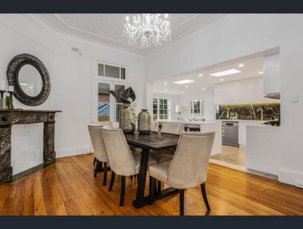 Hornsby House | Spacious 5BD Garden House in Hornsby close 2 train