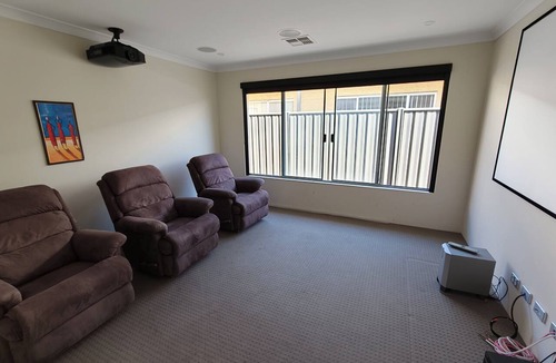 Piara Waters House | Spacious and Comfortable Family Stay