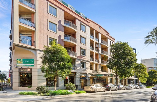 Camperdown Apartment | Spacious Inner-West 2-Bed with Alfresco Dining