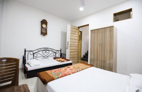 Nashik House | Spacious & Luxurious Family Homestay