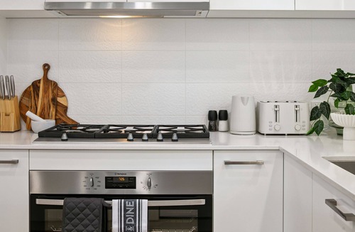 Doubleview House | Spacious Luxury 5 bedroom house near Scarborough Beach