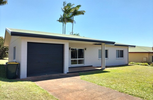 Atherton House | Spacious, Modern and Central