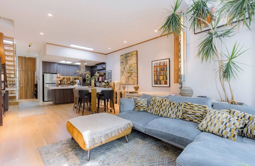 Fitzroy Apartment | Spacious Modern Apartment in the heart of Fitzroy