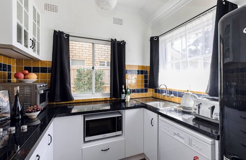 Umina Beach House | Spanish Mission House 3 min walk Beach Cafés Shops at Umina Beach, Central Coast