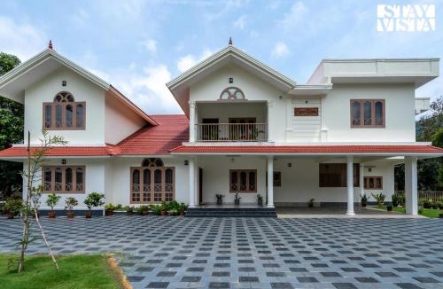 Bison Valley Villa | Spice Notes - Bison Valley by VEO, StayVista - 5BHK Mountain-View Villa with Bonfire