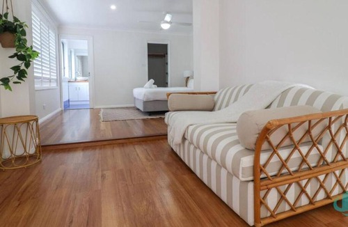 Caves Beach House | Splendour Hideaway - Table games and oasis pool