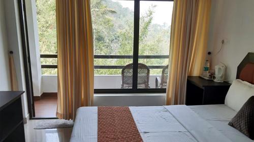 Pirmed House | Spring and Valley View