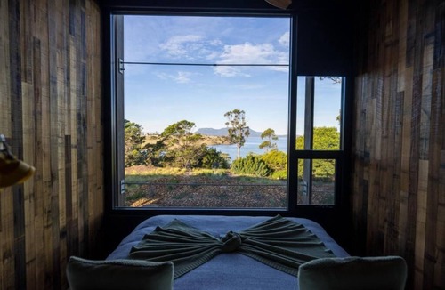 Glamorgan-spring Bay Council Hotel | Spring Bay Eco Resort