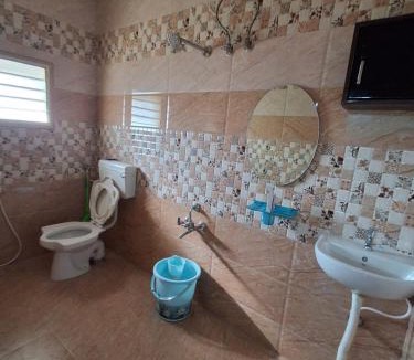 Tiruvannamalai House | Sri Murugan Homestay Living
