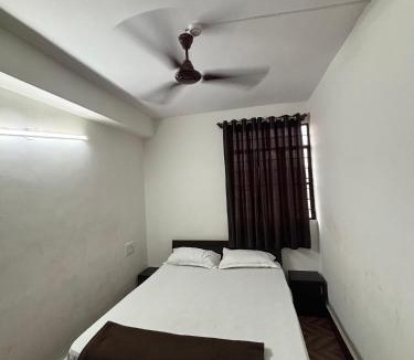 Bengaluru Hotel | Sri Renuka Boarding & Lodging