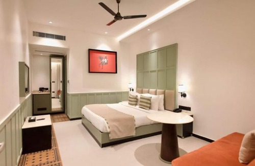 Kanpur Hotel | Status Club Resort