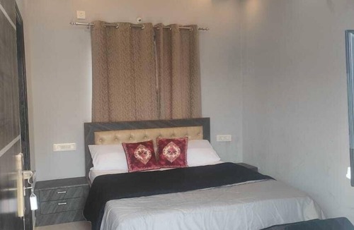 Devanahalli Hotel | Staylo Paradise Villa