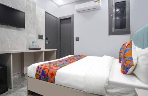 Delhi Resort | Staylo The Royal