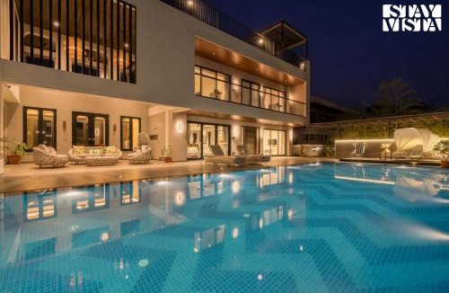 Karjat Villa | StayVista at The Amaryllis with Heated Pool & Projector Set-Up