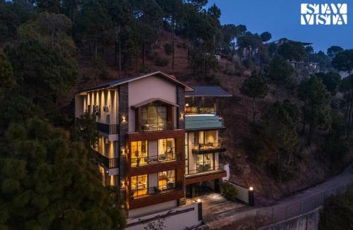 Kumarhatti Villa | StayVista at The Kasa with Heated Infinity Pool and Home Theatre