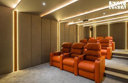 Kumarhatti Villa | StayVista at The Kasa with Heated Infinity Pool and Home Theatre