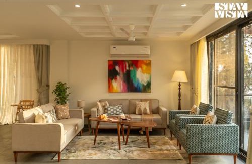 Kumarhatti Villa | StayVista at The Kasa with Heated Infinity Pool and Home Theatre