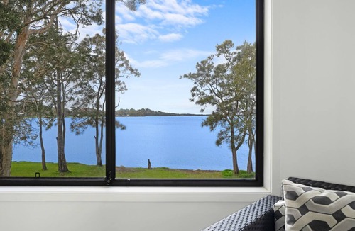 Buff Point House | Stillwater Lakehouse - Waterfront with Spa