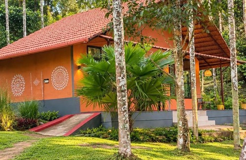 Virarajendrapet House | Stream Side