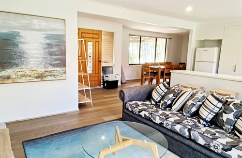 Surfside House | Stroll to beach and Mangrove walk Fisherman's paradise