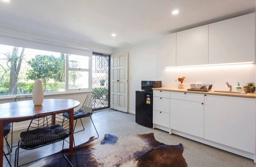 Hamilton Hill Apartment | Studio Escape