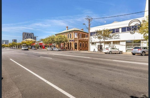 Adelaide Central Business District Apartment | studio ex hotel room 433