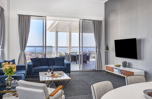 Bondi Junction Apartment | Stunning 3-Bedroom Penthouse Suite Near Bondi Beach Sydney