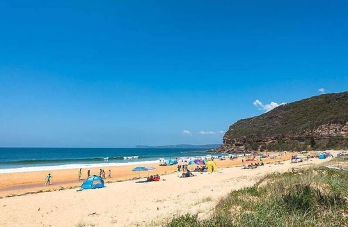 Killcare House | Stunning Beach Views With Pool. Easy Walk To Beach