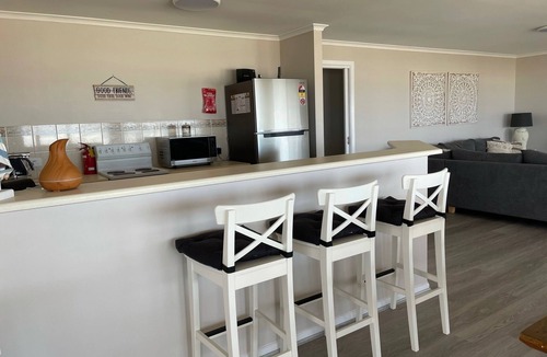 North Beach House | Stunning beachfront view ,