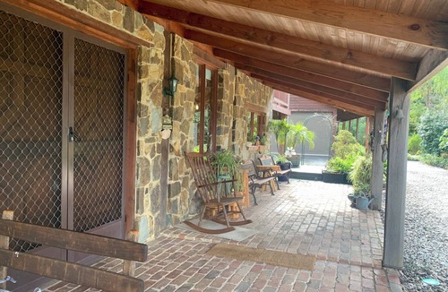 Taggerty Cabin | Stunning Soulful Rustic Retreat in acres of native bushland. Pet friendly